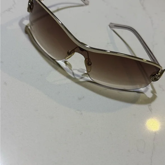 Guess Women's Y2K Vintage 2008 Sunglasses - Picture 5 of 10